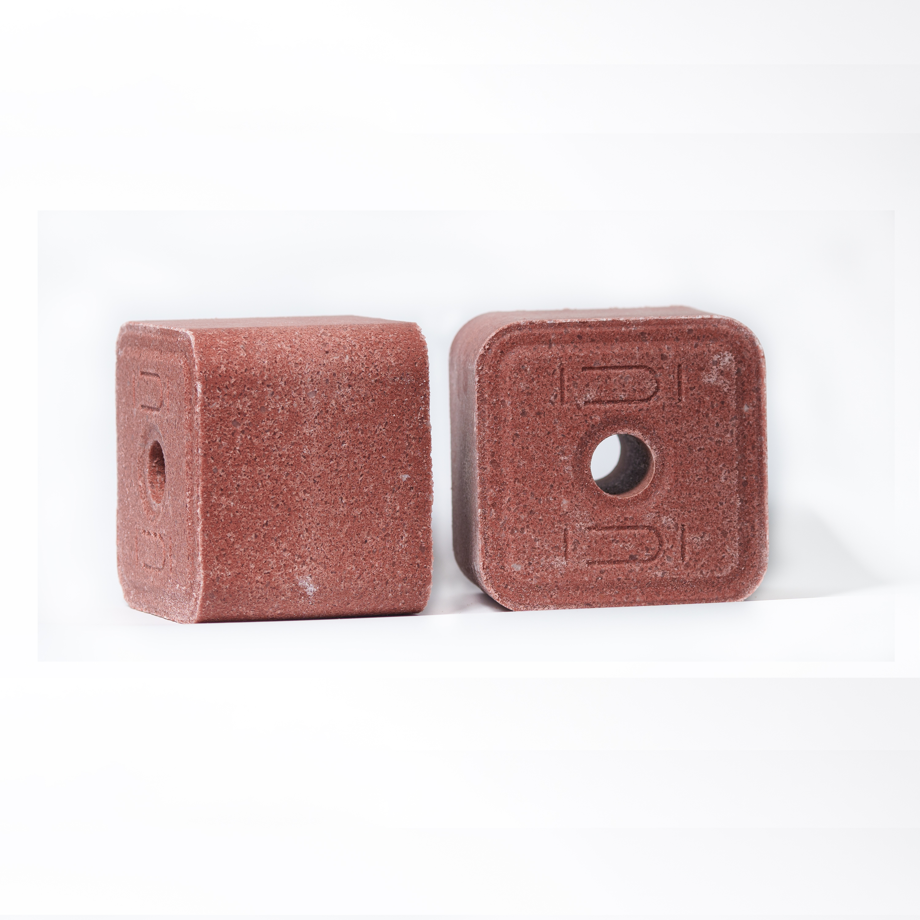 Red salt cubes - Iron